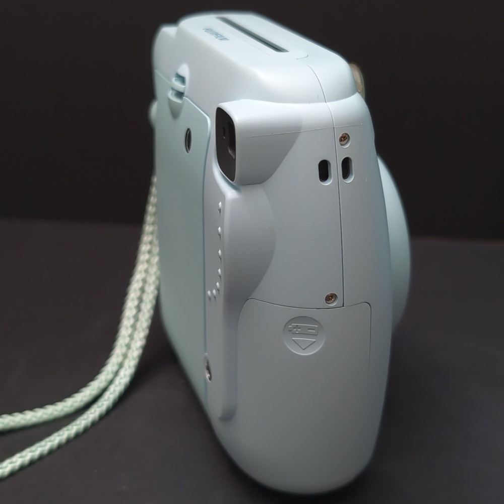 Fuji Film Instax Mini 9 Blue Instant Film Camera. - Picture 9 of 15